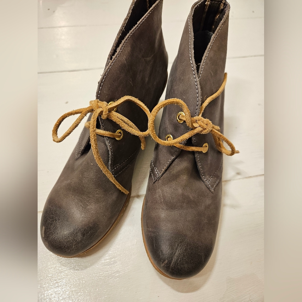 Sperry Charcoal Lace Up Boots with Camel Laces